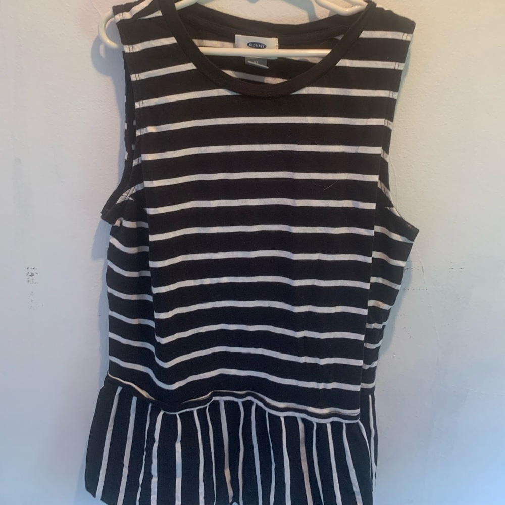 old navy women tank top slightly used good quality